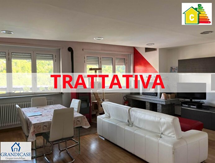 Casa con 5 locali in vendita in Via Papa Giovanni XXIII, Lauriano