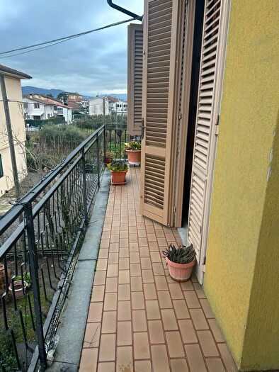 Appartamento con 5 locali in vendita in Quarrata