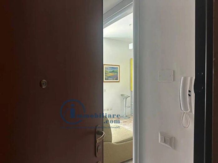 Appartamento monolocale in affitto in Via Lorenteggio, Milano