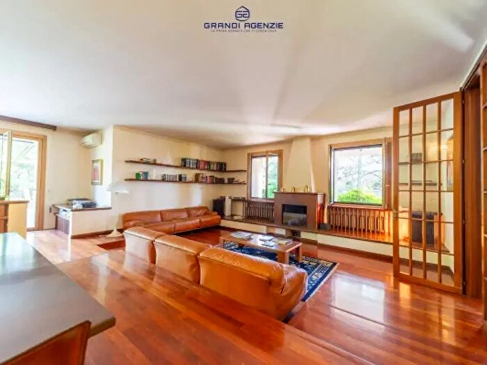 Casa con 6 locali in vendita in Via Maggio, Lesignano De Bagni