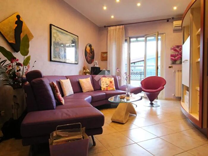 Appartamento trilocale in vendita in Via Caduti del Lavoro, Catania