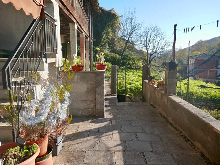 Casa con 6 locali in vendita in Castelnovo Del Friuli