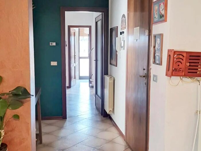 Appartamento con 6 locali in vendita in Viareggio