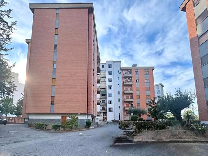Appartamento quadrilocale in vendita in Via Adige, Rende
