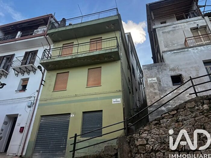 Casa con 6 locali in vendita in Via Indipendenza, Jerzu