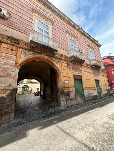 Appartamento con 10 locali in vendita in Caivano, Caivano