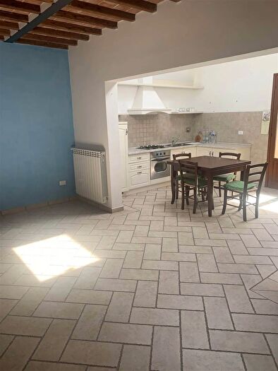 Appartamento con 5 locali in vendita in Via II Giugno a Certaldo Firenze, Certaldo