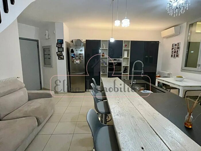 Appartamento con 5 locali in affitto in Viareggio