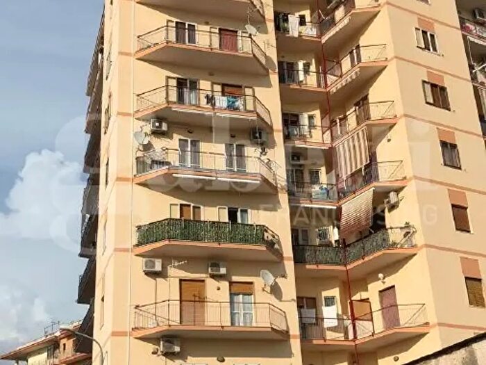 Appartamento trilocale in vendita in Via Maresca, Torre Annunziata