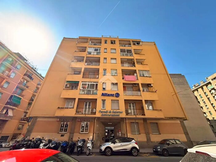 Appartamento quadrilocale in vendita in Via Ventimiglia, Genova