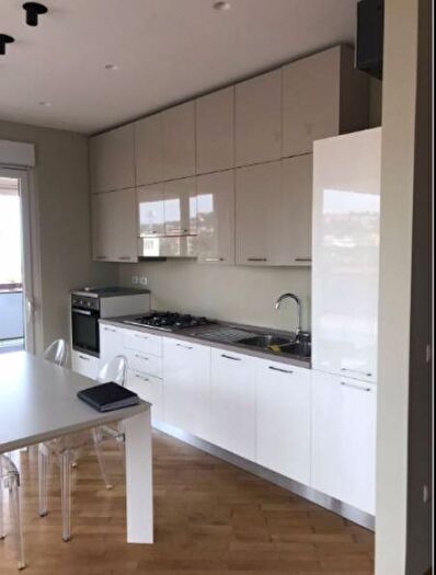 Casa trilocale in affitto in Viale della Riviera, Lungomare Strada Parco, Pescara