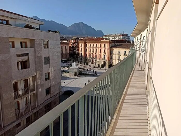 Appartamento in affitto in Piazza Libertà, Avellino