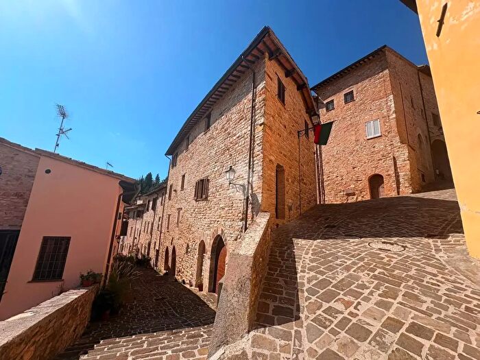 Casa bilocale in vendita in Via Tullio Pontani, Nocera Umbra
