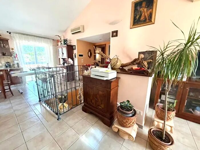 Appartamento trilocale in vendita in Viale Nino Bixio, Riccione
