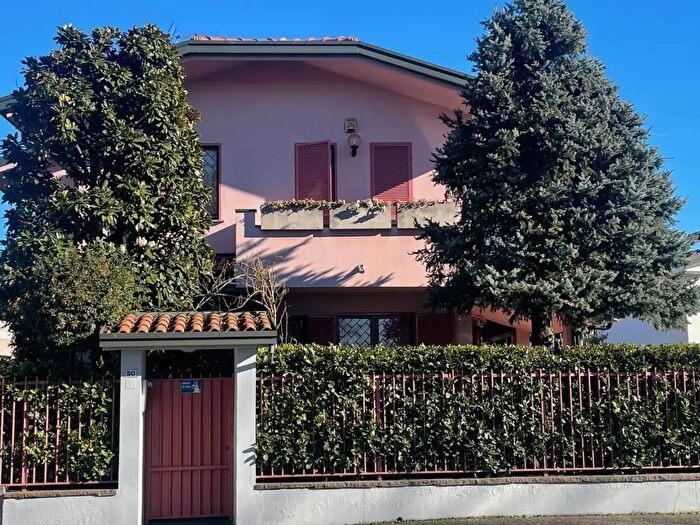 Casa con 5 locali in vendita in Via della Vittoria, Villasanta