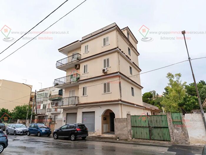 Appartamento trilocale in vendita in Siracusa