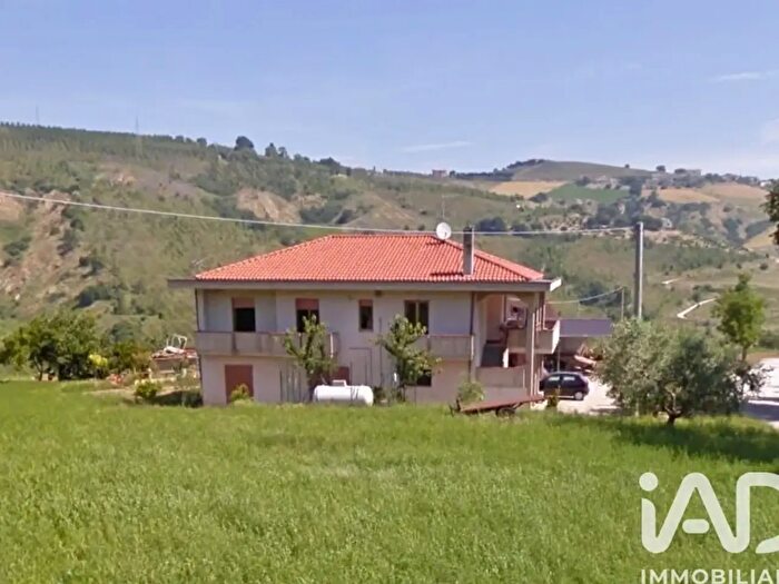 Casa con 10 locali in vendita in Contrada Berrettino, Atri