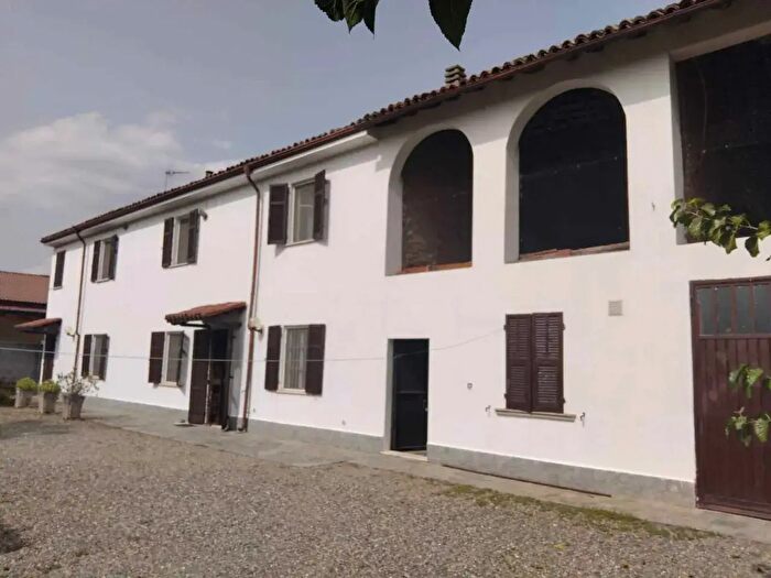 Casa con 6 locali in vendita in Alessandria