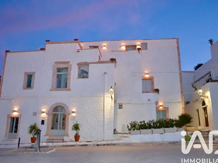 Casa con 10 locali in vendita in Largo Ognissanti, Ceglie Messapica