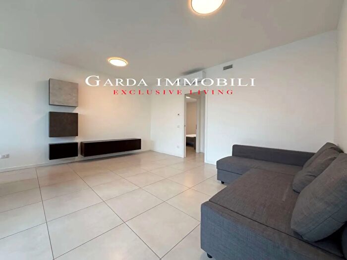 Appartamento trilocale in vendita in Via Coorti Romane, Sirmione