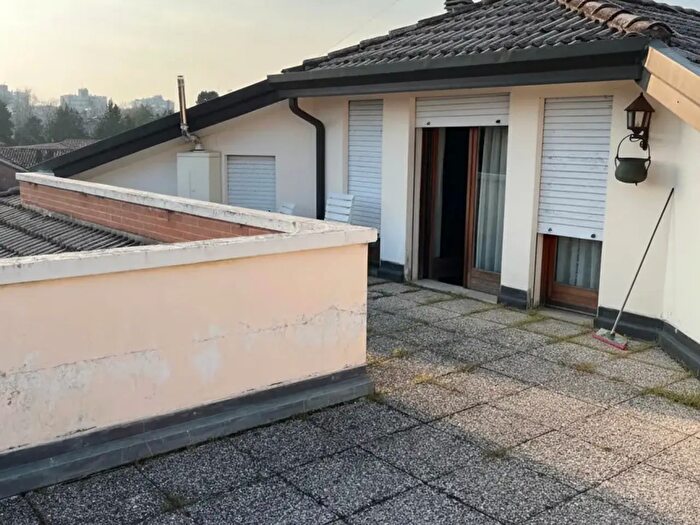 Appartamento con 5 locali in vendita in Via Santa Maria in Vanzo, Padova