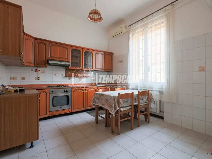 Appartamento trilocale in vendita in Via del Giglio, Bologna