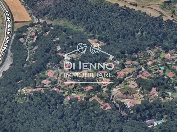 Casa con 10 locali in vendita in Riano