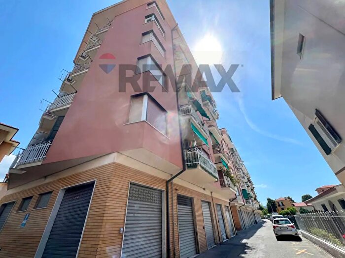 Appartamento trilocale in vendita in Via Privata Gastaldi, Chiavari