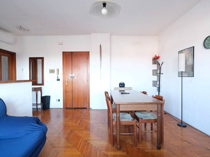 Appartamento trilocale in affitto in Piazza Maggiore, Centro Storico, Este