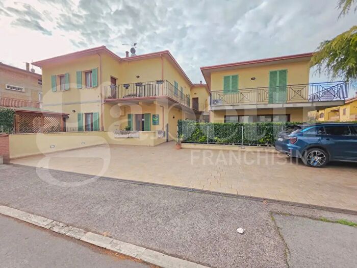 Appartamento trilocale in vendita in Via Giovanni Pian del Carpine, Assisi