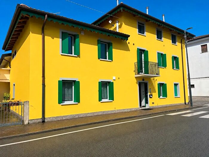 Appartamento trilocale in vendita in Via Roma, Palazzolo Dello Stella