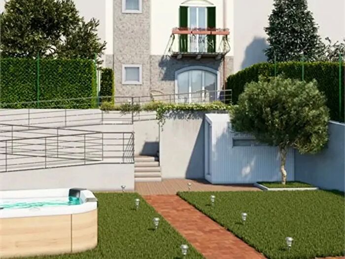 Casa con 6 locali in vendita in Via Visconti, Galbiate