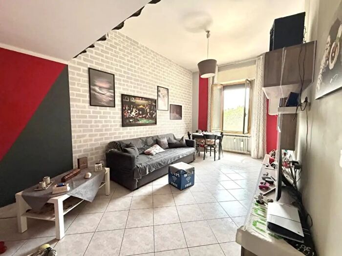 Appartamento trilocale in affitto in Piazza Tirana, Milano