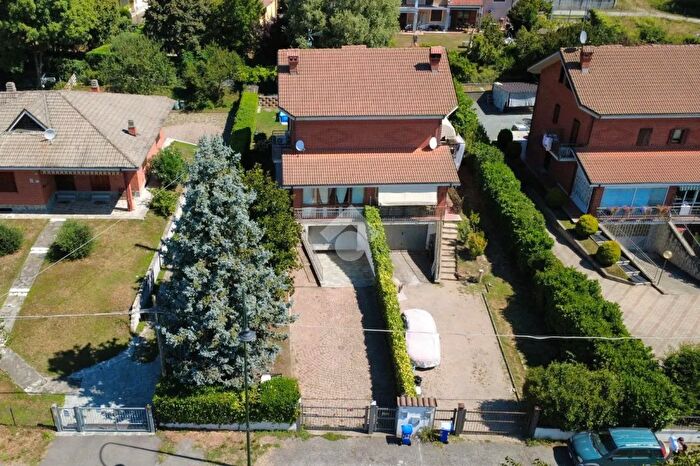 Casa con 6 locali in vendita in Via Milanere, Almese