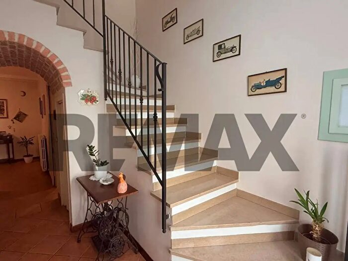 Casa con 7 locali in vendita in Bagni Di Lucca