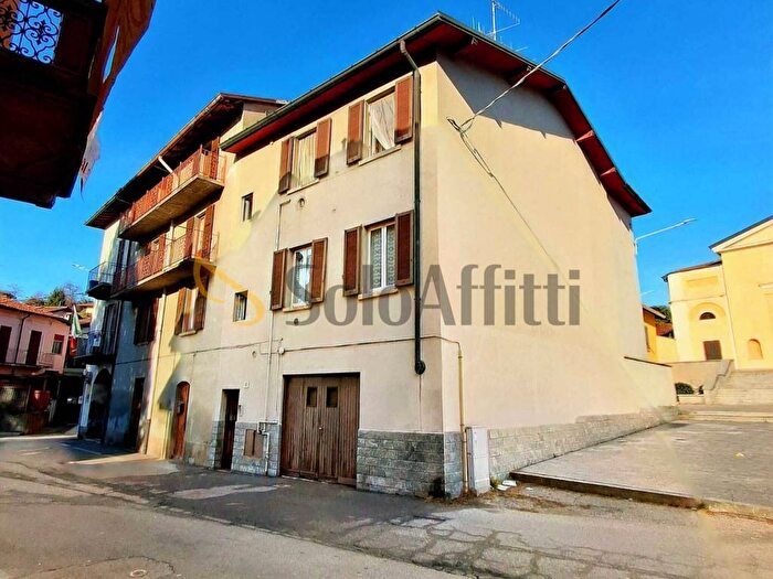 Appartamento trilocale in affitto in Via SantAntonino, Albate Muggiò, Como