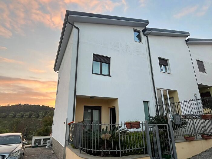 Casa con 5 locali in vendita in Castelnuovo Cilento