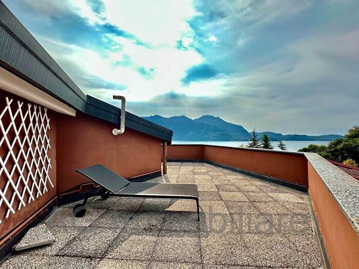 Appartamento trilocale in vendita in Corso Belvedere, Ghiffa