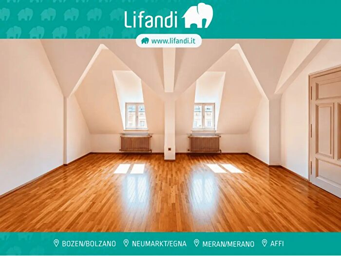 Appartamento quadrilocale in affitto in Via Cassa di Risparmio Sparkassenstraße, Bolzano
