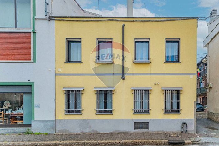 Casa trilocale in vendita in Palestro, Busto Arsizio