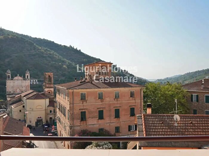Appartamento con 6 locali in vendita in Via De Amicis, Dolcedo