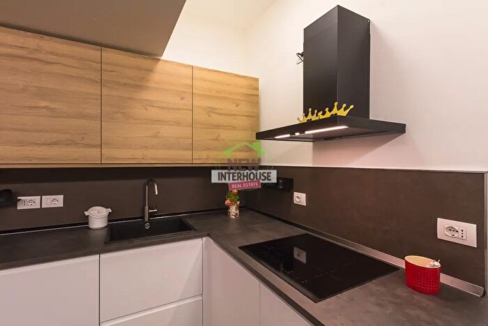 Appartamento trilocale in vendita in Piazzale Mario della Puppa Piancavallo, Aviano