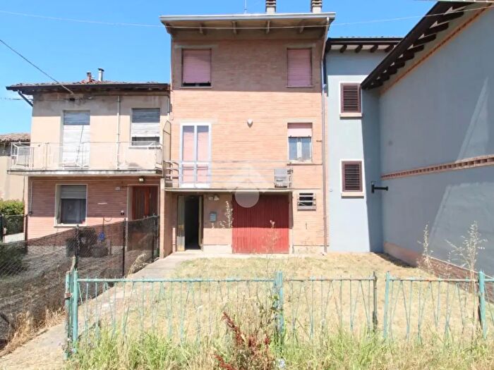 Casa trilocale in vendita in Via G Marconi, Cadelbosco Di Sopra