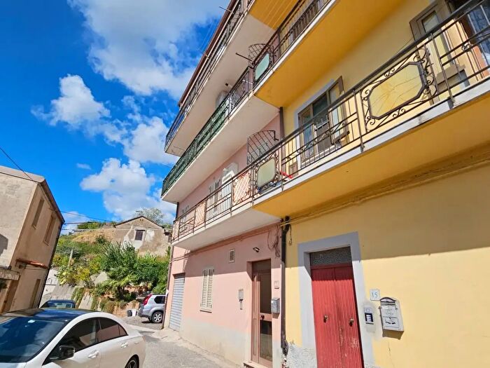 Appartamento trilocale in vendita in Via G Verdi, Montepaone