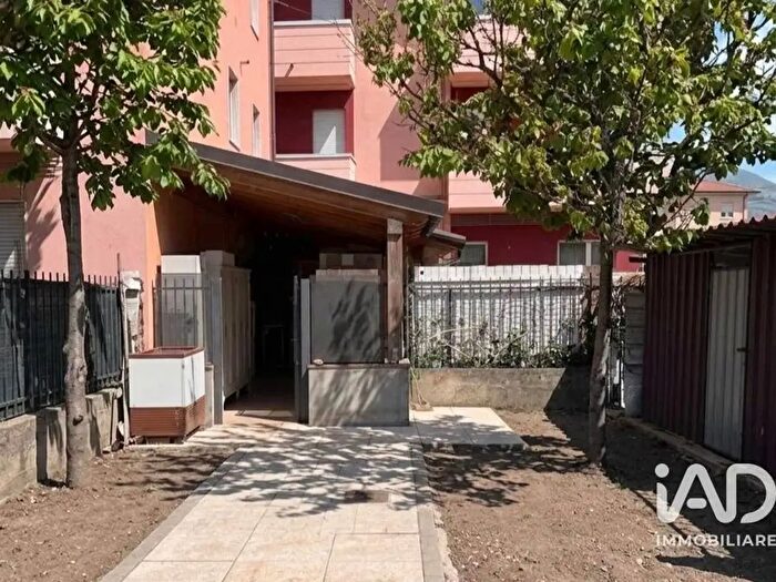 Appartamento trilocale in vendita in Via San Giorgio, Rovereto