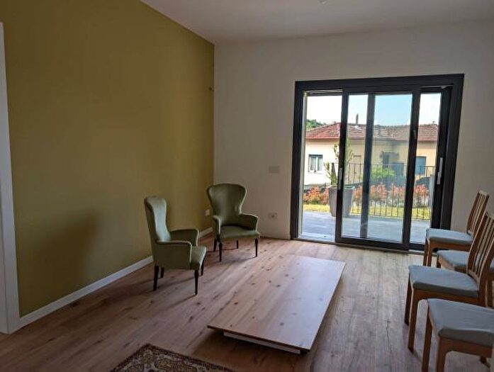 Appartamento trilocale in vendita in Via Valsassina, Lecco