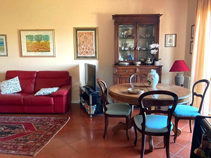 Casa con 7 locali in vendita in Ancona