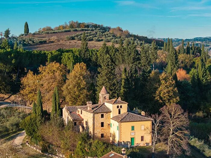 Appartamento con 7 locali in vendita in Poggibonsi