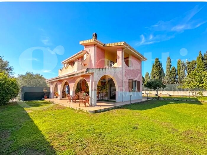 Casa quadrilocale in vendita in Via Praga, Capoterra