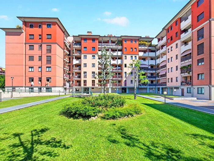 Appartamento trilocale in vendita in Lainate
